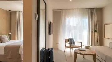 Aqua Hotel Bertran Park