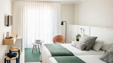 Aqua Hotel Bertran Park