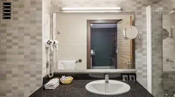 Aqua Hotel Bertran Park