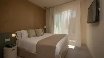 Aqua Hotel Bertran Park