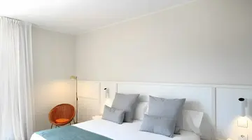 Aqua Hotel Bertran Park