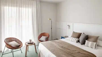 Aqua Hotel Bertran Park