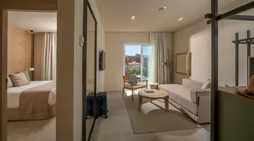 AQUA HOTEL BERTRAN