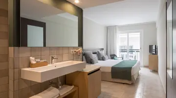 AQUA HOTEL BERTRAN