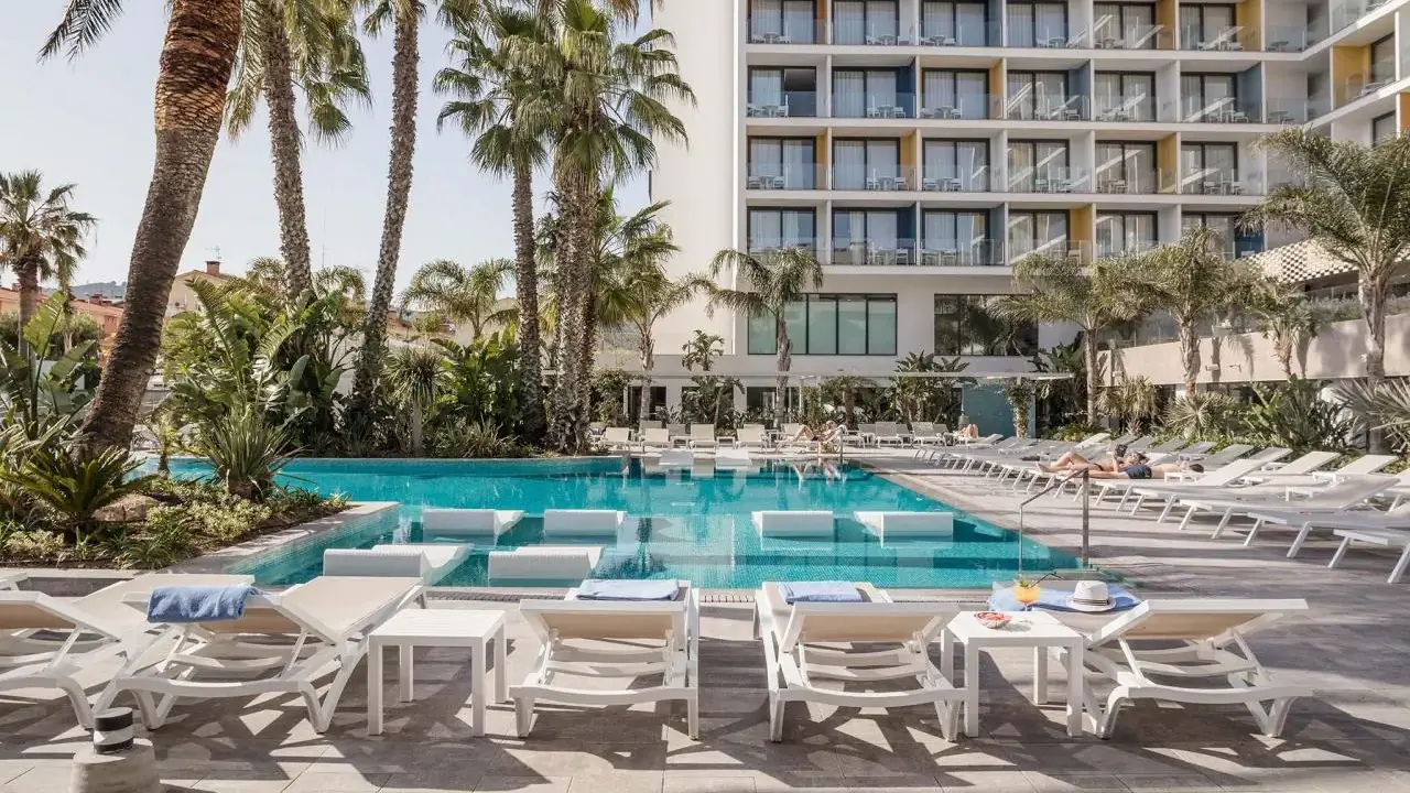 AQUA Hotel Silhouette & Spa ONLINE