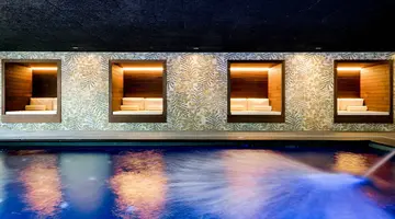Aqua Hotel Silhouette & Spa