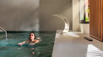 *AQUA HOTEL THE BREEZE (ADULTS ONLY 18+)