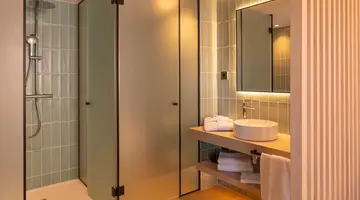 *AQUA HOTEL THE BREEZE (ADULTS ONLY 18+)