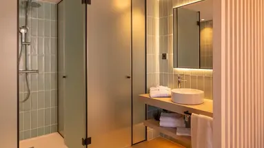*AQUA HOTEL THE BREEZE (ADULTS ONLY 18+)