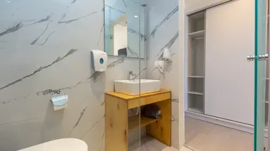 AQUA LUXURY SUITES