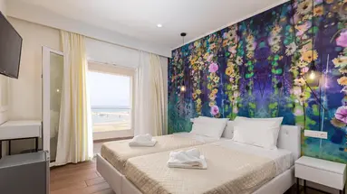 Aqua Luxury Suites