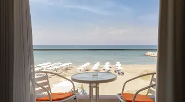 Aqua Luxury Suites