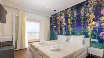 Aqua Luxury Suites