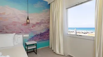 Aqua Luxury Suites