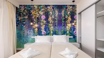 AQUA LUXURY SUITES