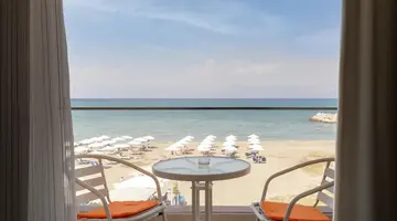 Aqua Luxury Suites