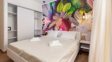AQUA LUXURY SUITES