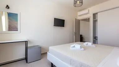 AQUA LUXURY SUITES