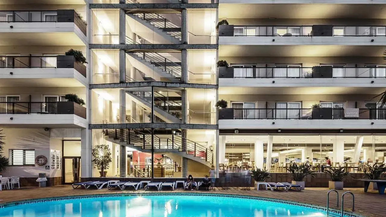 AQUA PROMENADE