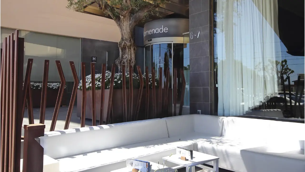 AQUA PROMENADE