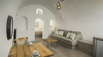 Aqua Serenity Santorini Luxury Suites