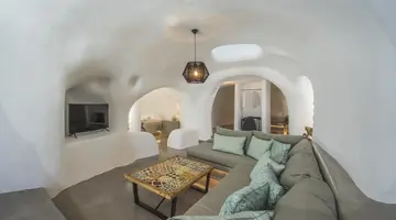 Aqua Serenity Santorini Luxury Suites