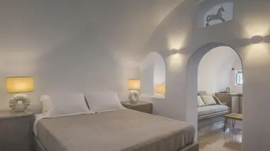 Aqua Serenity Santorini Luxury Suites