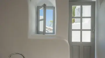 Aqua Serenity Santorini Luxury Suites