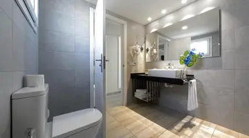 Aqua Suites Boutique Hotel