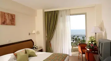 Aquamare Beach Hotel & Spa