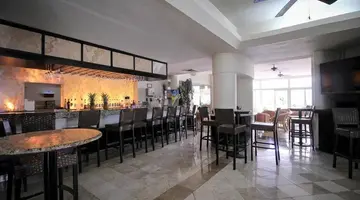 Aquamarina Beach Hotel Cancun