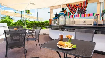 Aquamarina Beach Hotel Cancun