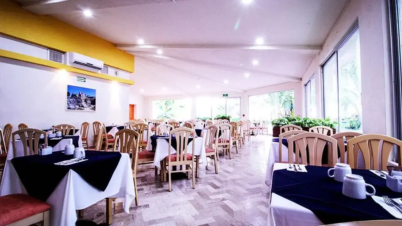 Aquamarina Beach Hotel Cancun