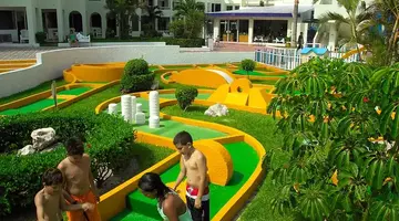 Aquamarina Beach Resort