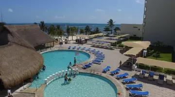 Aquamarina Beach Resort
