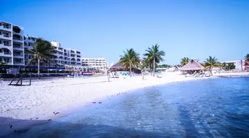Aquamarina Beach Resort