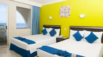 Aquamarina Beach Resort