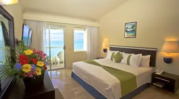 Aquamarina Beach Resort