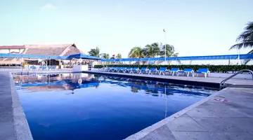 Aquamarina Beach Resort