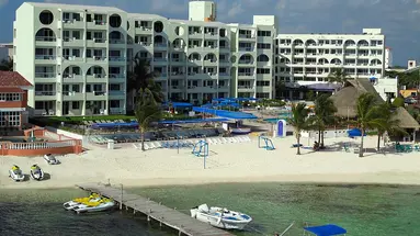 Aquamarina Beach Resort