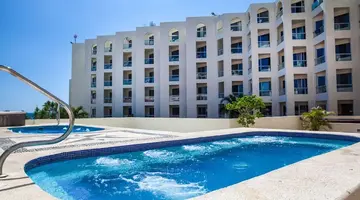 Aquamarina Beach Resort