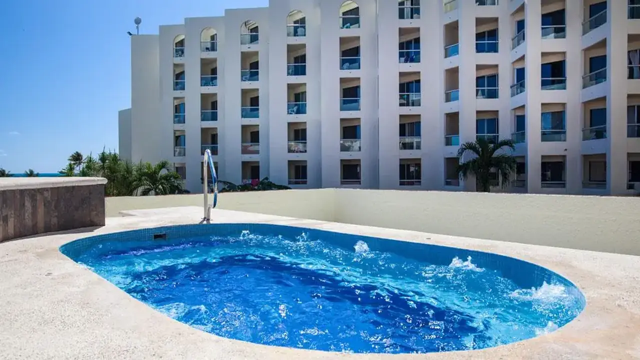 Aquamarina Beach Resort