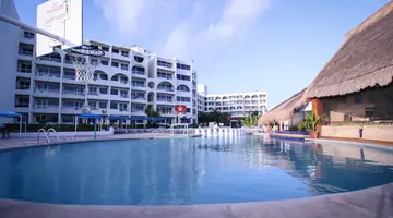 Aquamarina Beach Resort