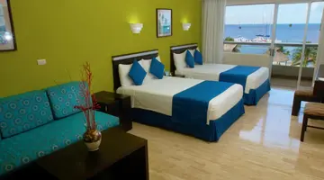 Aquamarina Beach Resort
