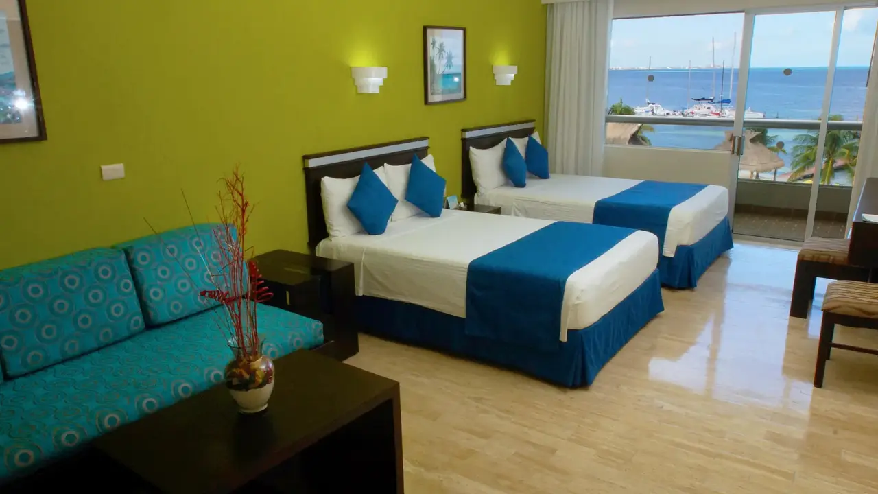 Aquamarina Beach Resort