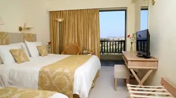 AQUILA RITHYMNA BEACH
