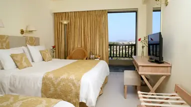 AQUILA RITHYMNA BEACH