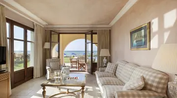 AQUILA RITHYMNA BEACH