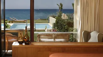 AQUILA RITHYMNA BEACH