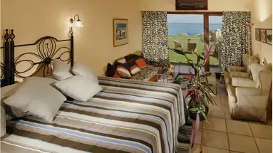 AQUILA RITHYMNA BEACH